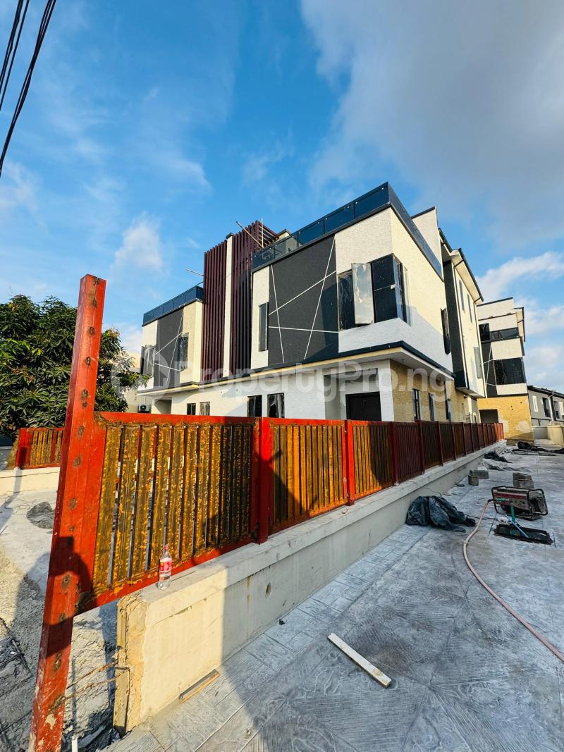 4 bedroom House for sale Millenuim/UPS Gbagada Lagos