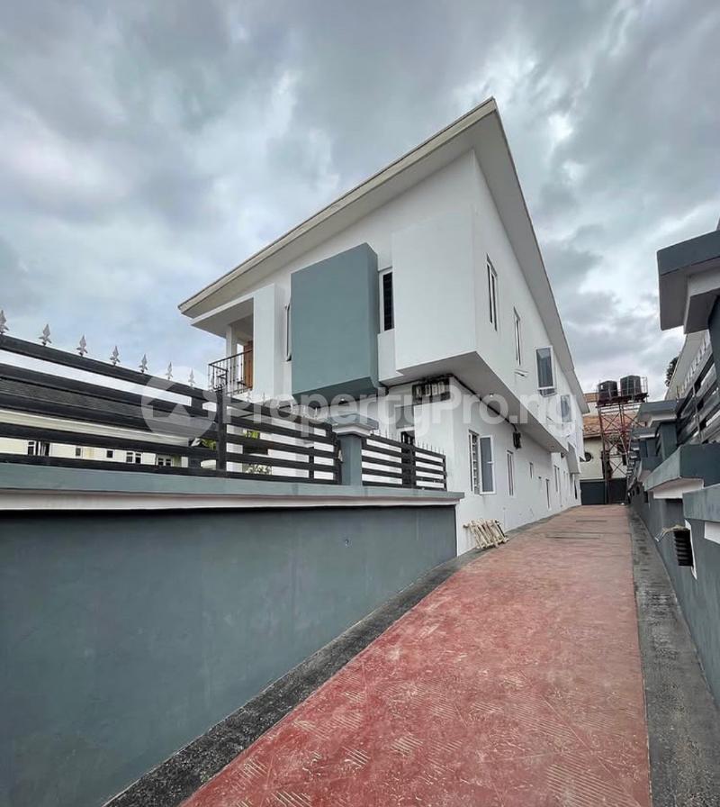 4 bedroom House for sale Mende Maryland Lagos