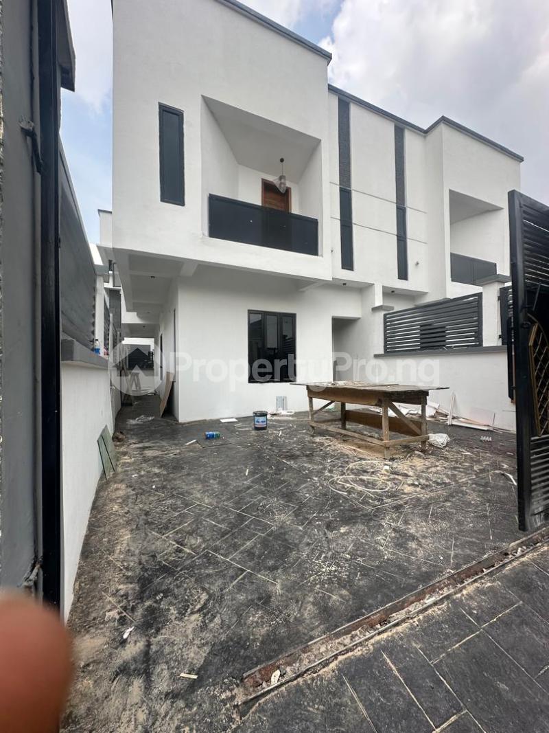4 bedroom House for sale Medina Gbagada Lagos