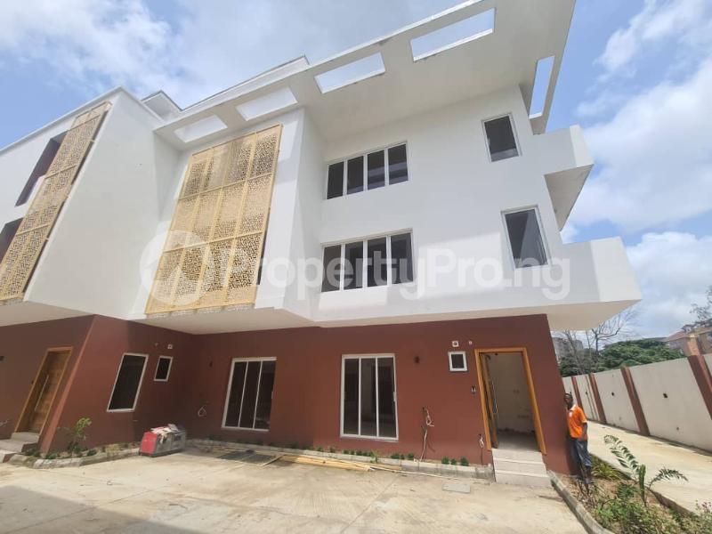 4 bedroom House for sale Off Lawrence Rd, Ikoyi Lagos