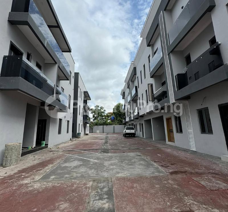 4 bedroom House for rent Shonibare Estate Maryland Lagos