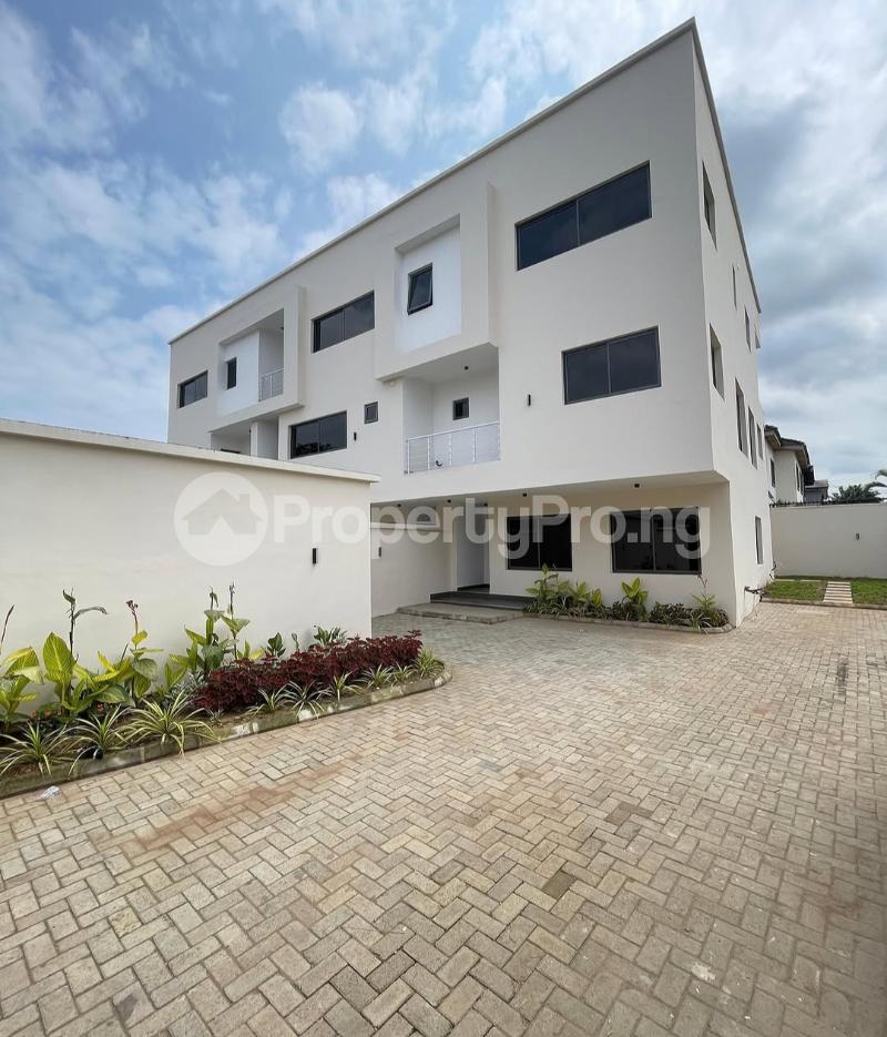 4 bedroom House for sale Ilupeju Lagos