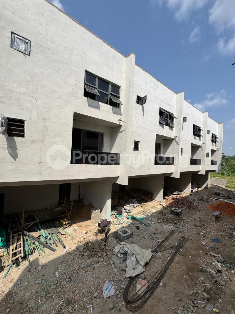 4 bedroom House for sale Surulere Lagos
