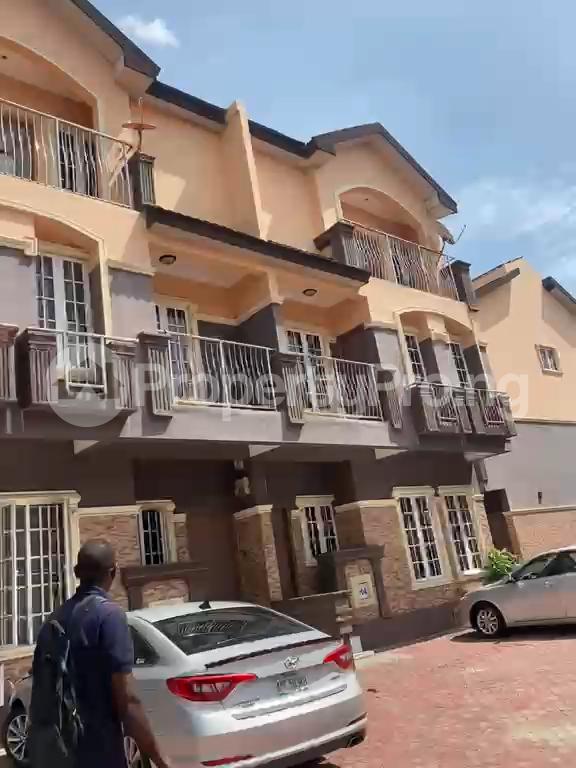 4 bedroom House for rent (mende Villa) Mende Maryland Lagos