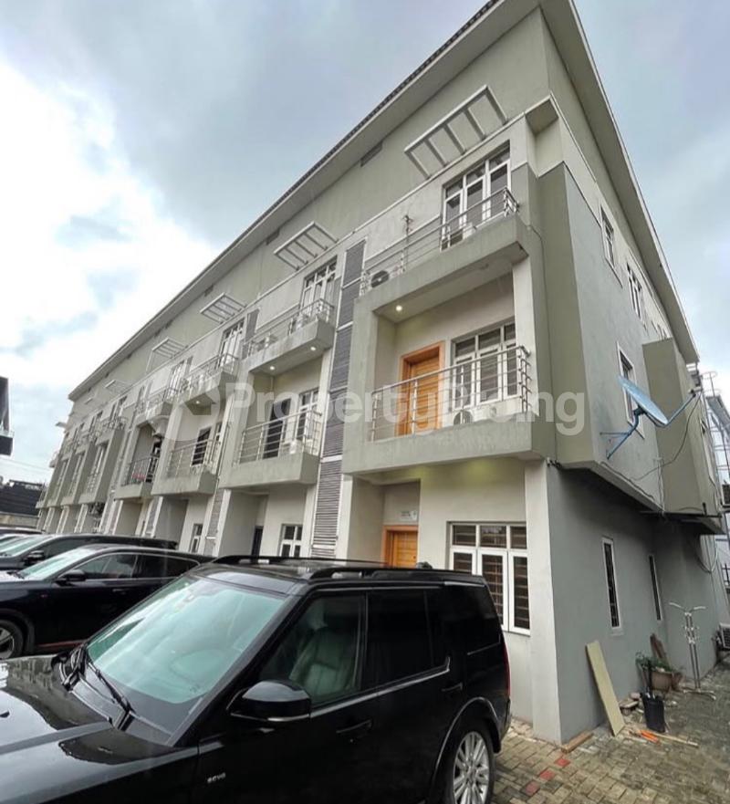 4 bedroom House for sale (behind Maryland Mall) Maryland Lagos