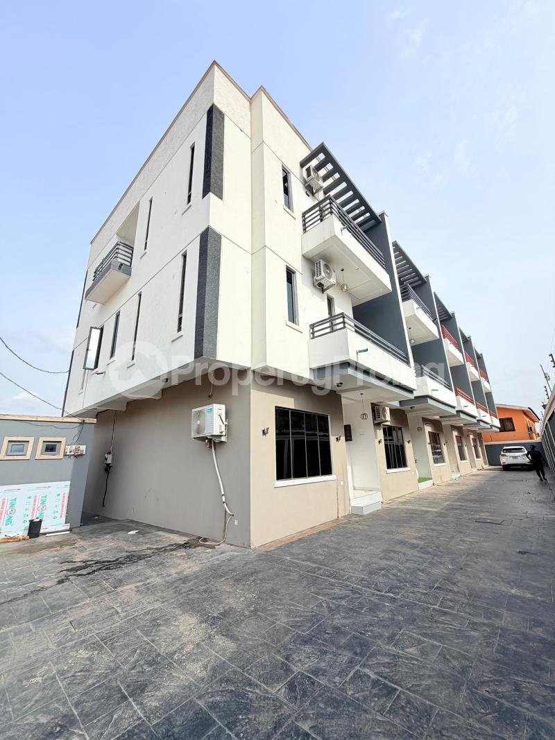 4 bedroom House for sale Olowora Ojodu, Berger Olowora Ojodu Lagos