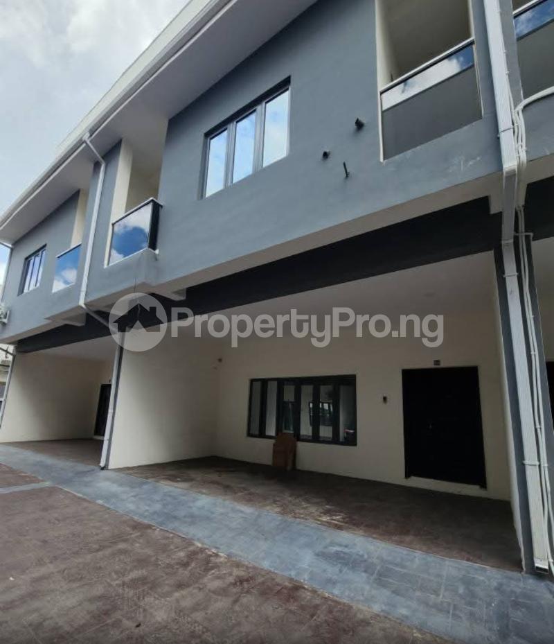 4 bedroom House for sale Surulere Lagos