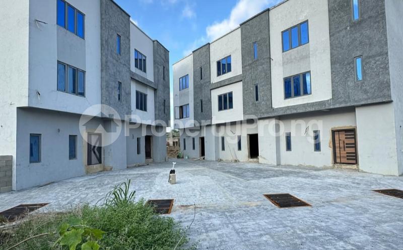 4 bedroom House for sale Adeniran Ogunsanya Surulere Lagos - 5