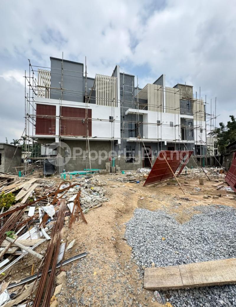 4 bedroom House for sale Surulere Lagos