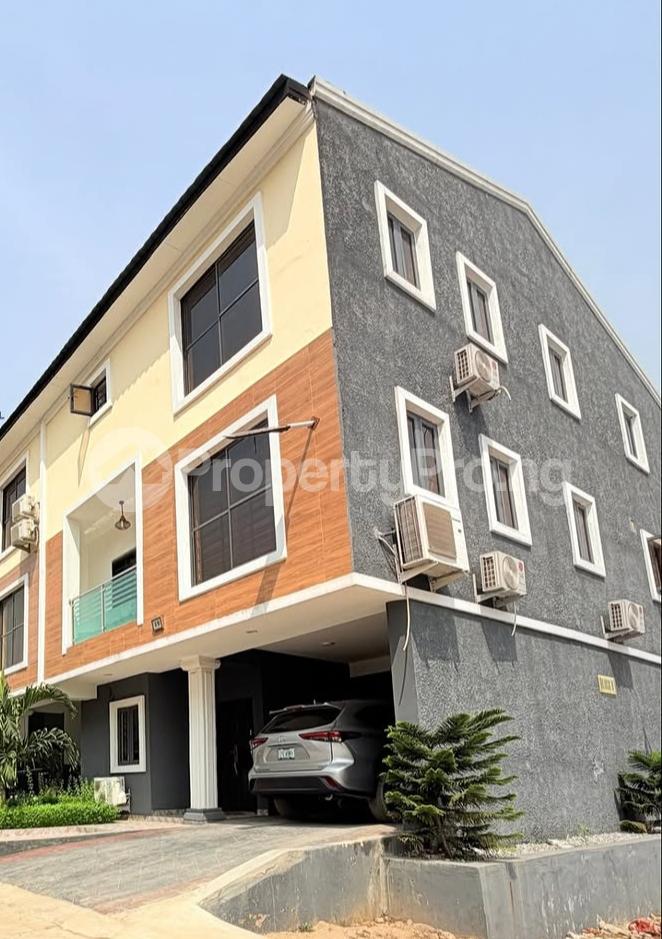 4 bedroom House for sale Surulere Lagos