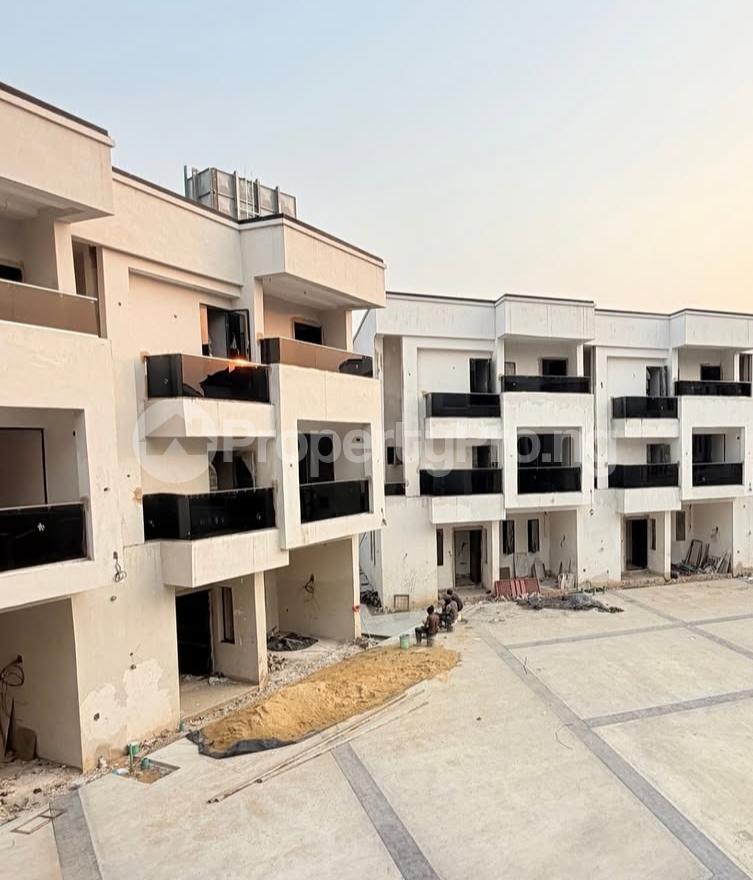 4 bedroom House for sale Ogba Lagos