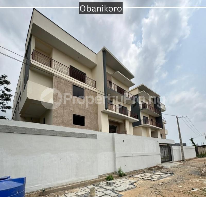 4 bedroom House for sale Obanikoro Shomolu Lagos