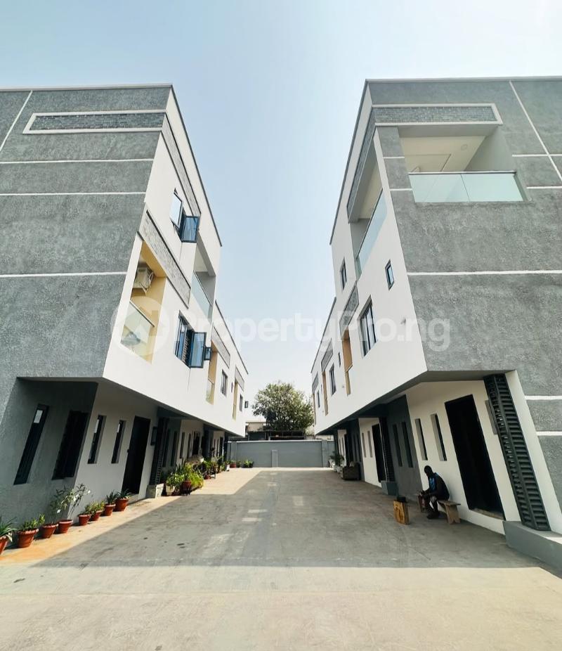 4 bedroom House for sale Ilupeju Lagos