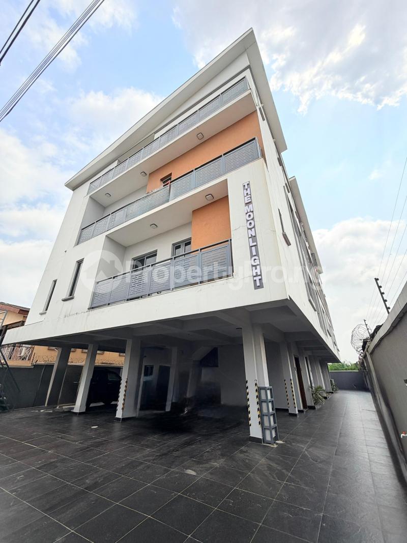 4 bedroom House for sale Obanikoro Shomolu Lagos
