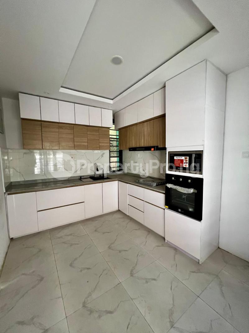 4 bedroom House for sale Ologolo Lekki Lagos