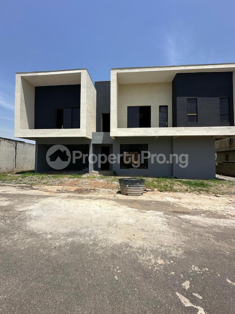 4 bedroom House for sale In An Estate Around Godab Lifecamp Life Camp Abuja