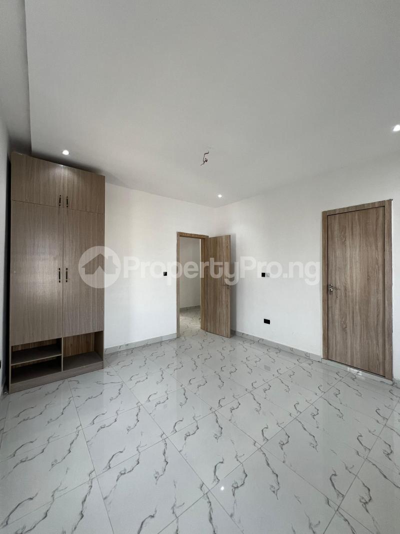 4 bedroom House for rent Sky Mall, Sangotedo Lagos