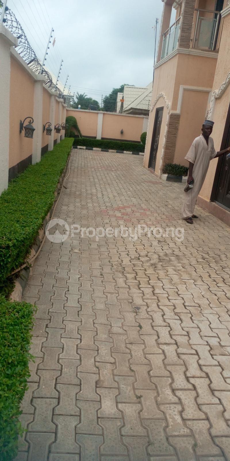 4 bedroom House for rent Behind Amac Marjet, Airport Road Fha, Lugbe Abuja