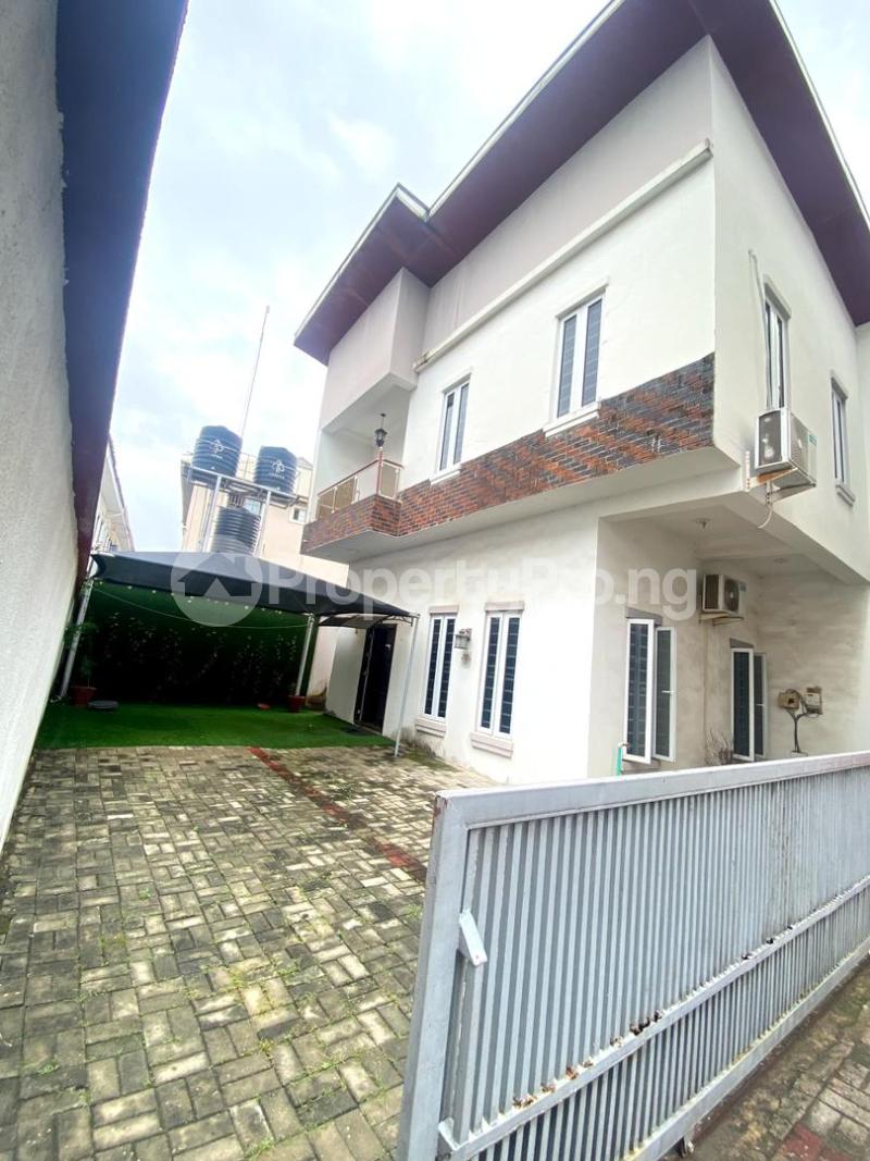 4 bedroom House for rent Orchid Road, Lekki Lagos