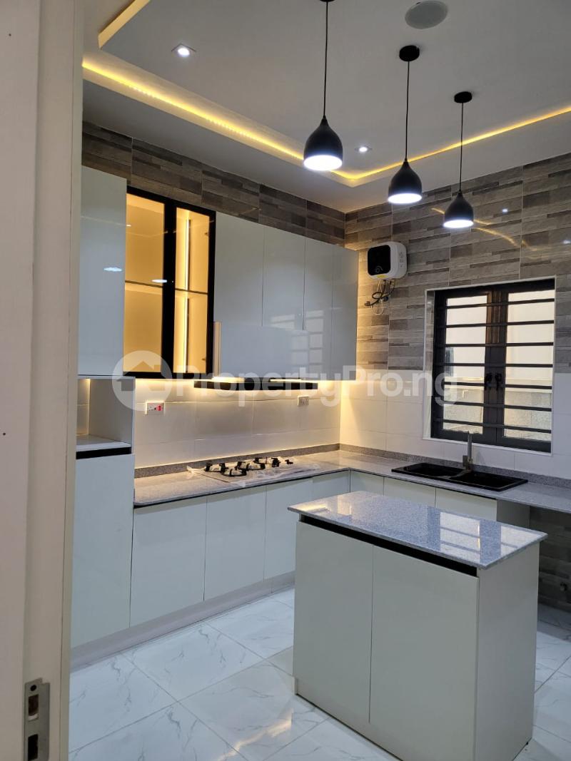 4 bedroom House for sale Ochid Hotel Road Lekki Lagos