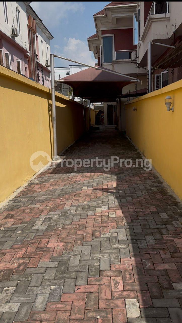 4 bedroom House for sale Chevron Alternative Route Chevron Lekki Lagos