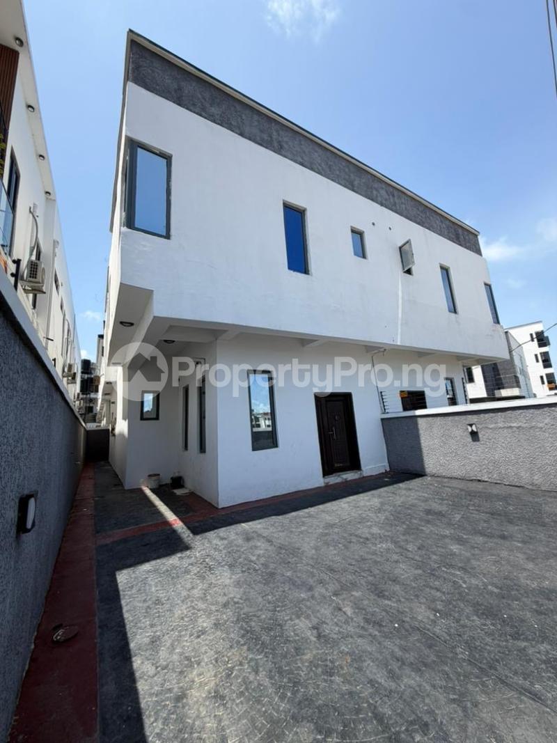4 bedroom House for rent Ologolo Lekki Lagos