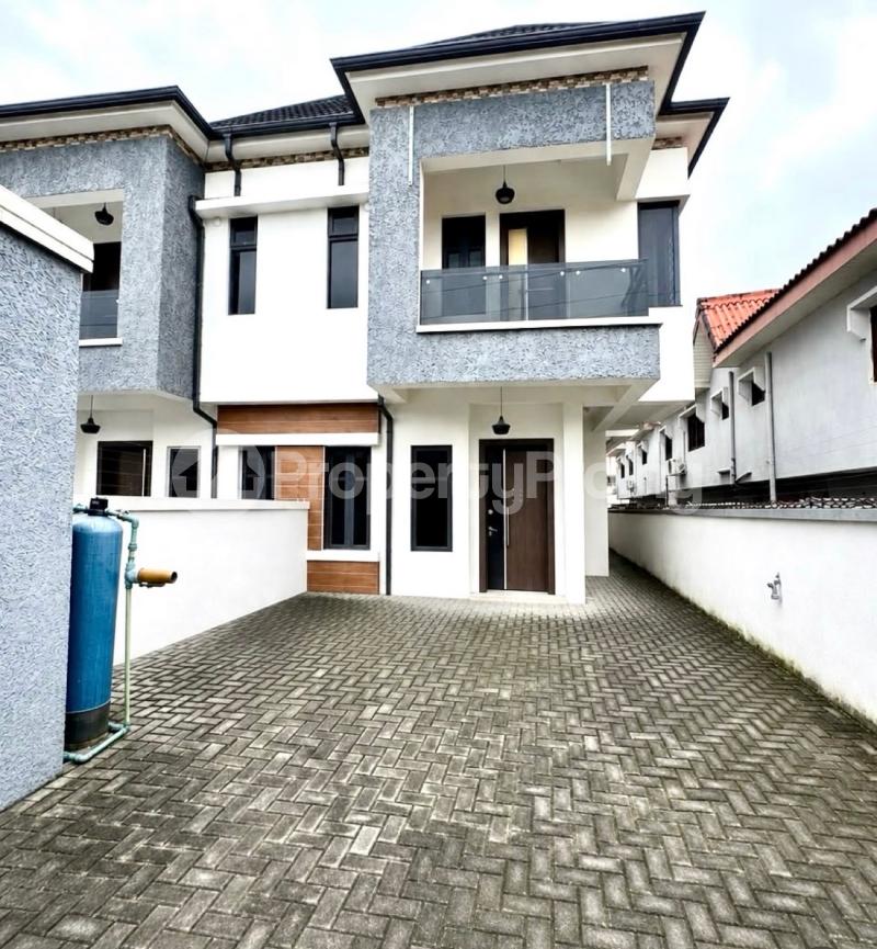 4 bedroom House for rent Ologolo Lekki Lagos