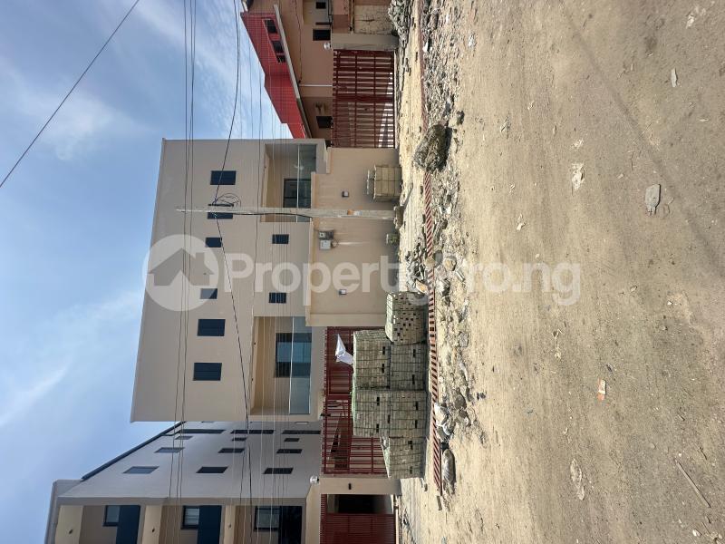 4 bedroom House for rent Ologolo Lekki Lagos