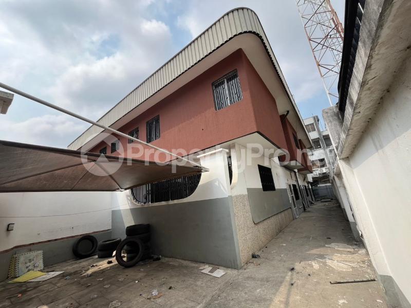 4 bedroom House for rent Abiola Crescent Toyin street Ikeja Lagos