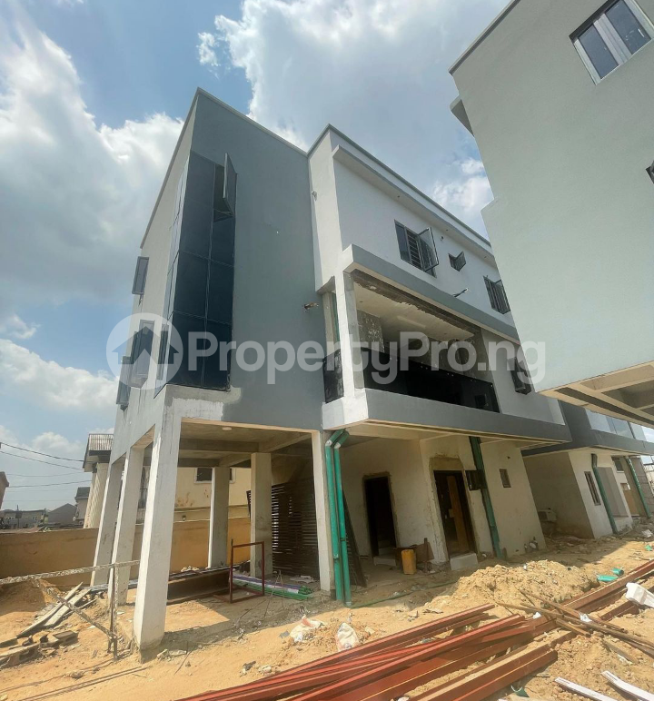 4 bedroom House for sale Millenuim/UPS Gbagada Lagos