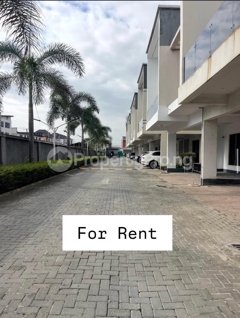 4 bedroom House for rent Ologolo Lekki Lagos