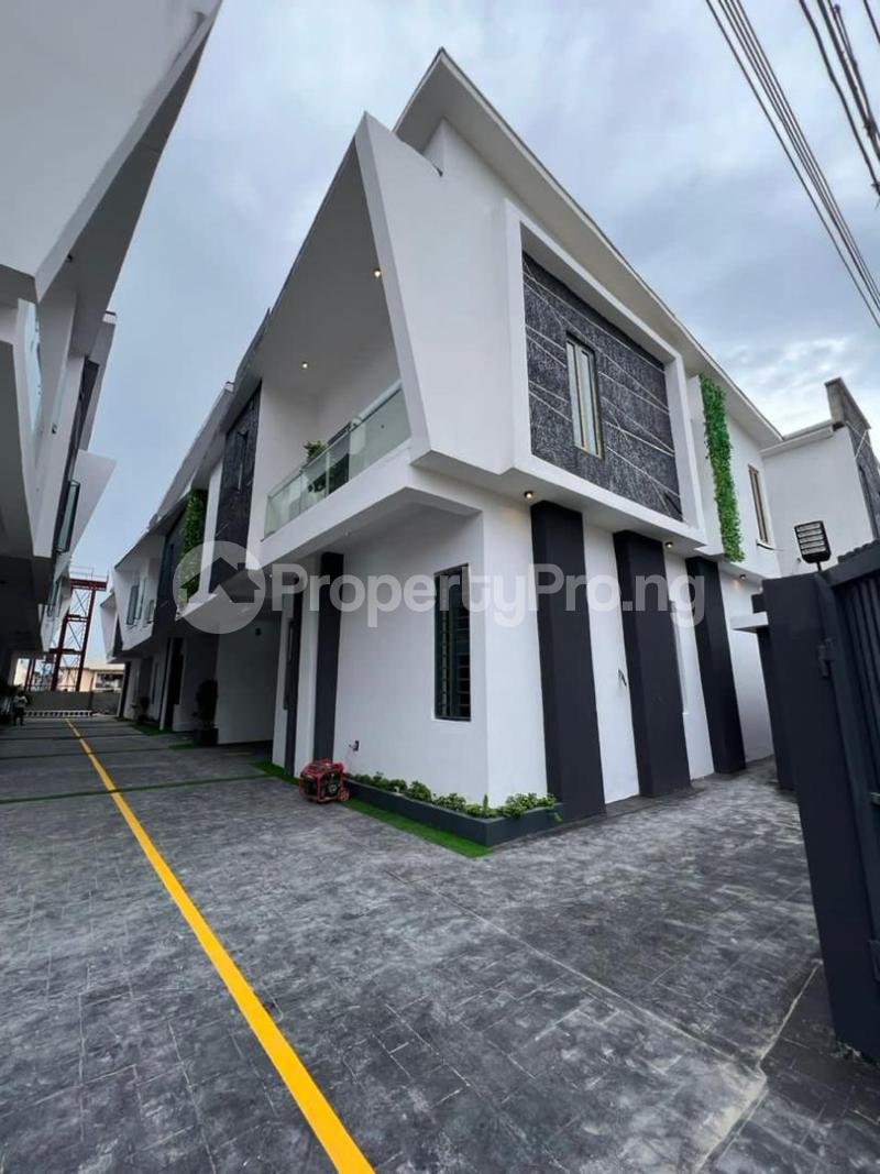 4 bedroom House for sale Ologolo Lekki Lagos