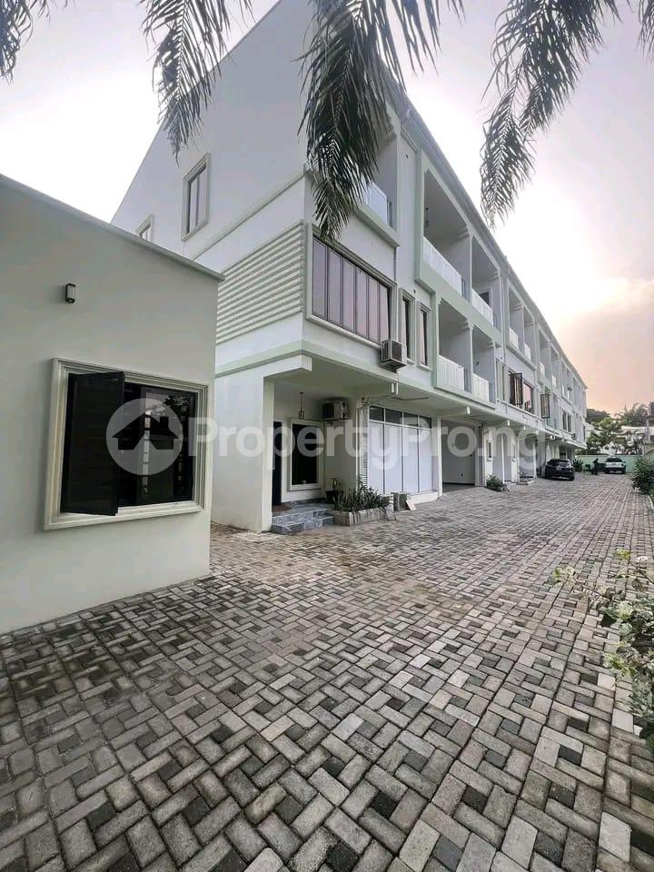 4 bedroom House for sale Estate Bourdillon Ikoyi Lagos
