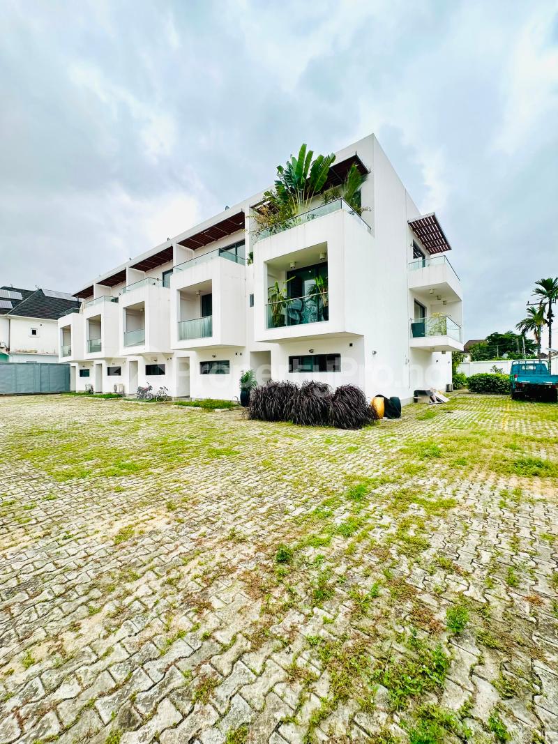 4 bedroom House for rent Chevron Lekki Lagos