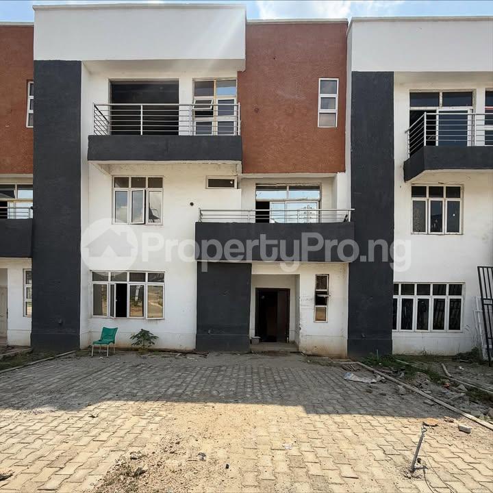 4 bedroom House for sale Gwarinpa Abuja