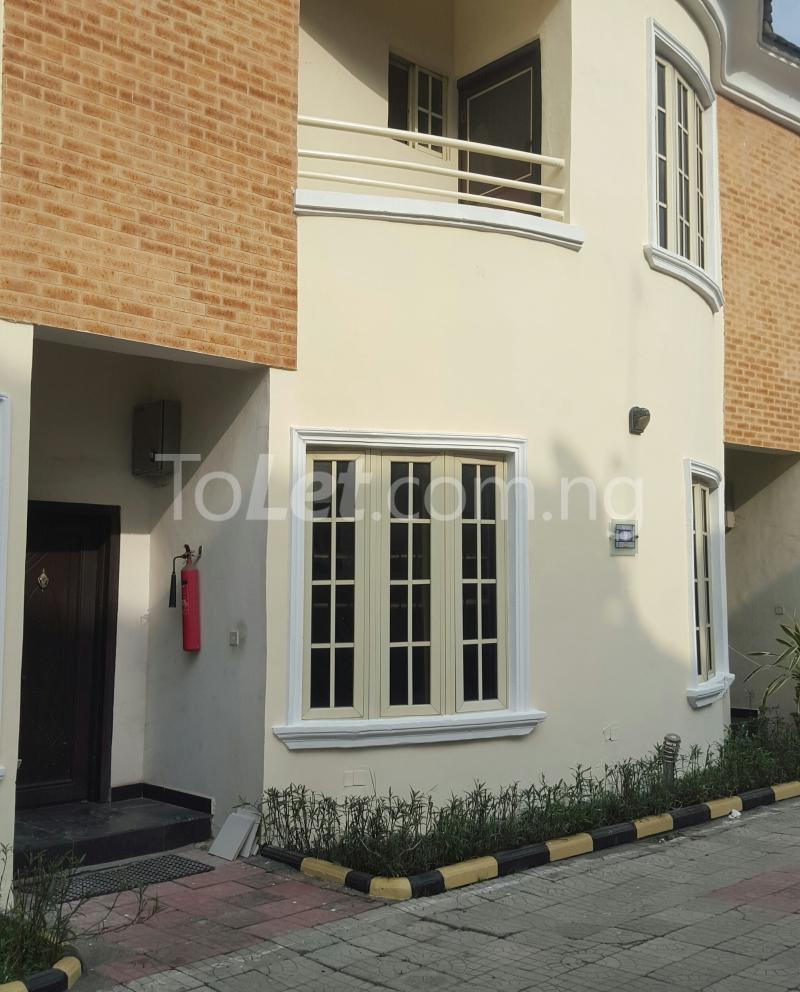 4 bedroom House for rent Lavenda Court Abule-Oja Yaba Lagos