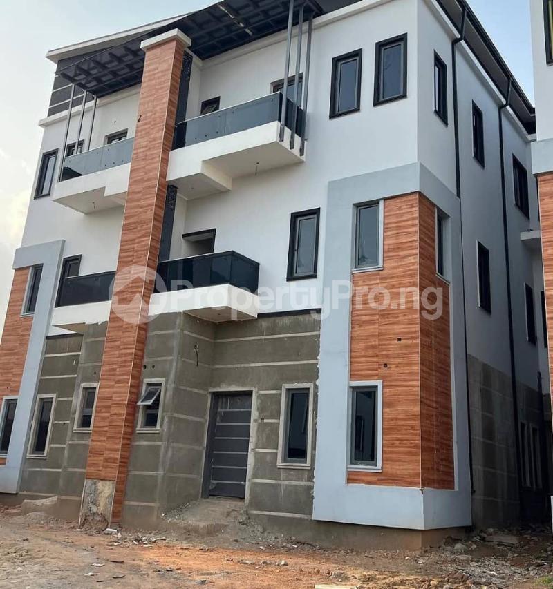 4 bedroom House for sale Gilmore,very Close To Wuse 2, Jahi Abuja