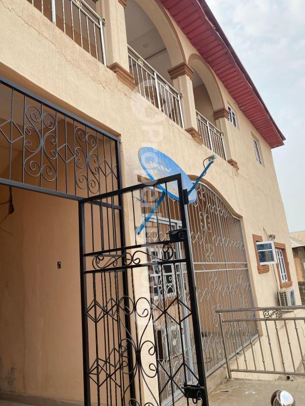 3 bedroom Flat / Apartment for rent Akobo Ibadan Oyo