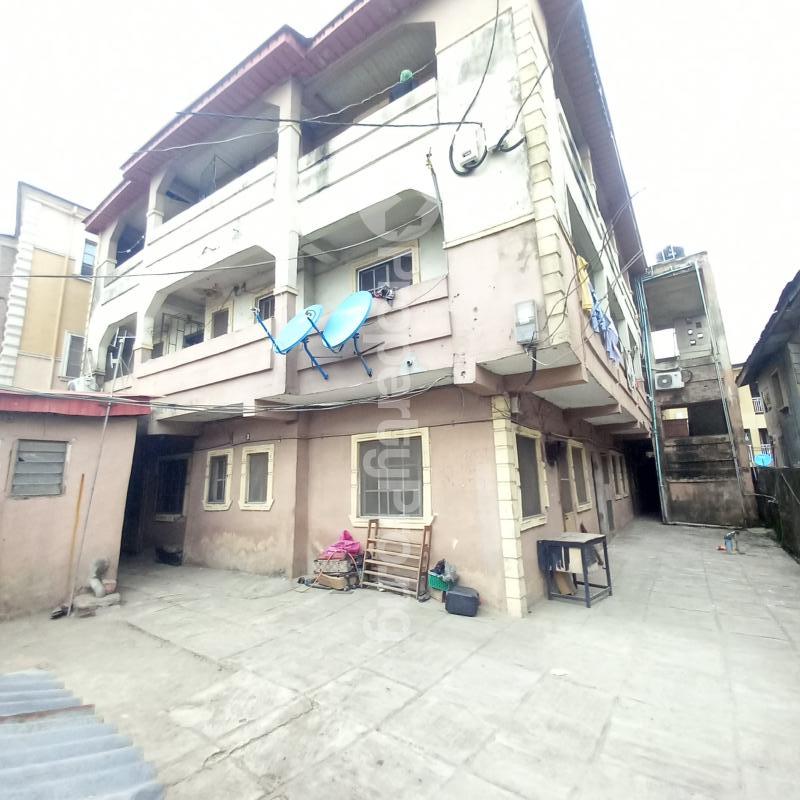 1 bedroom Flat / Apartment for rent Abule-Oja Yaba Lagos - 0