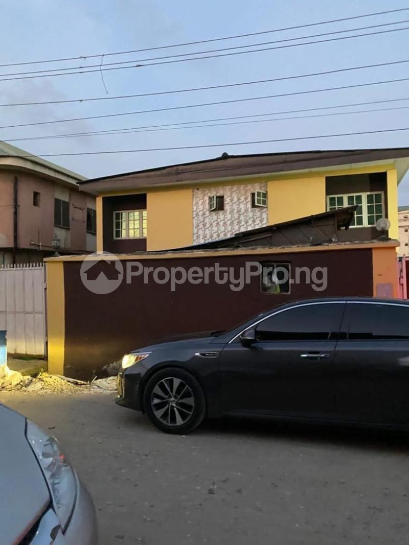 10 bedroom House for sale Adelabu Surulere Lagos