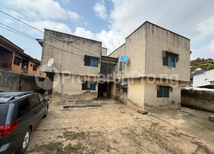 10 bedroom House for sale Of Egbe Road Ejigbo Ejigbo Lagos