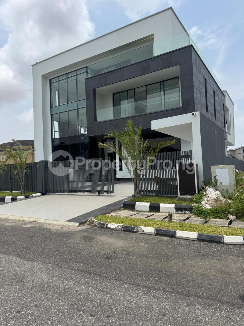 5 bedroom House for sale Pinnock Beach Estate Osapa london Lekki Lagos