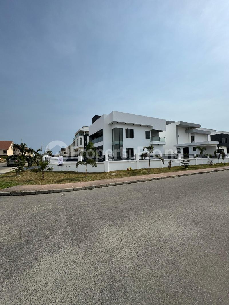 5 bedroom House for sale Royal Gardens Estate, Ajah Lagos