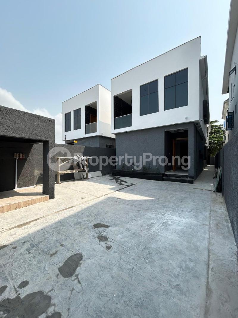 5 bedroom House for sale Ologolo Lekki Lagos