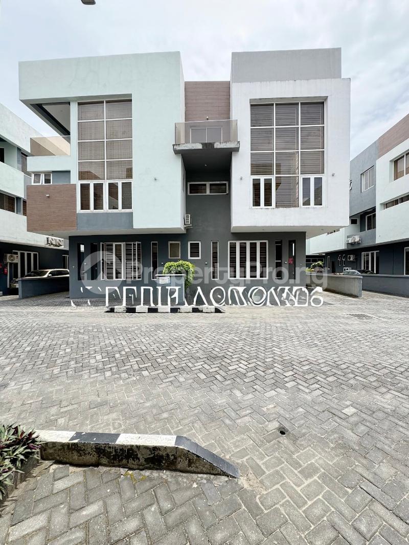 5 bedroom House for sale One Of The Best Value For Money Properties On The Market In A Central Location, Osapa london Lekki Lagos - 0