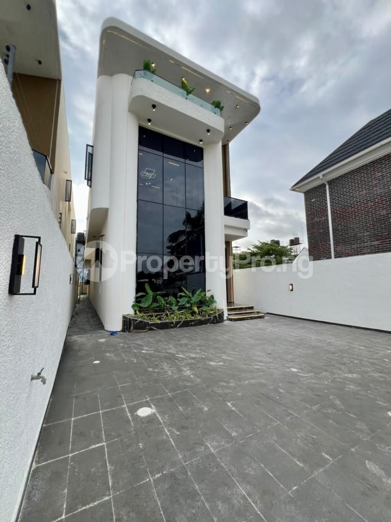 5 bedroom House for sale Chevron Lekki Lagos