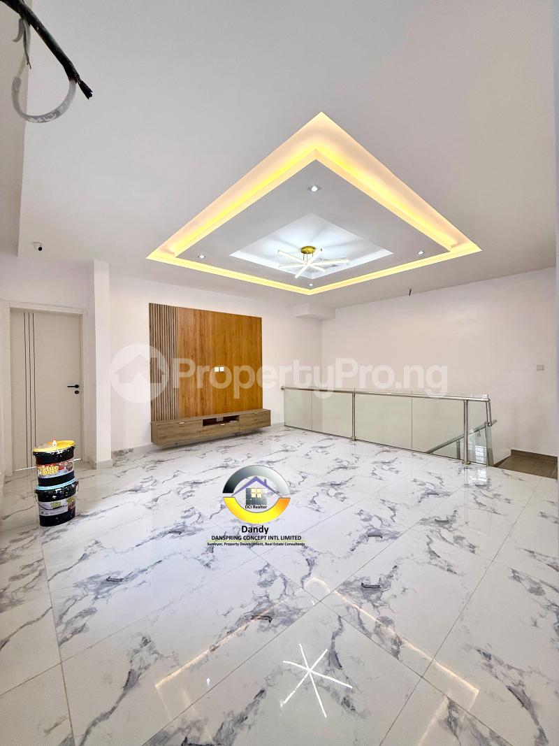 5 bedroom House for sale chevron Lekki Lagos