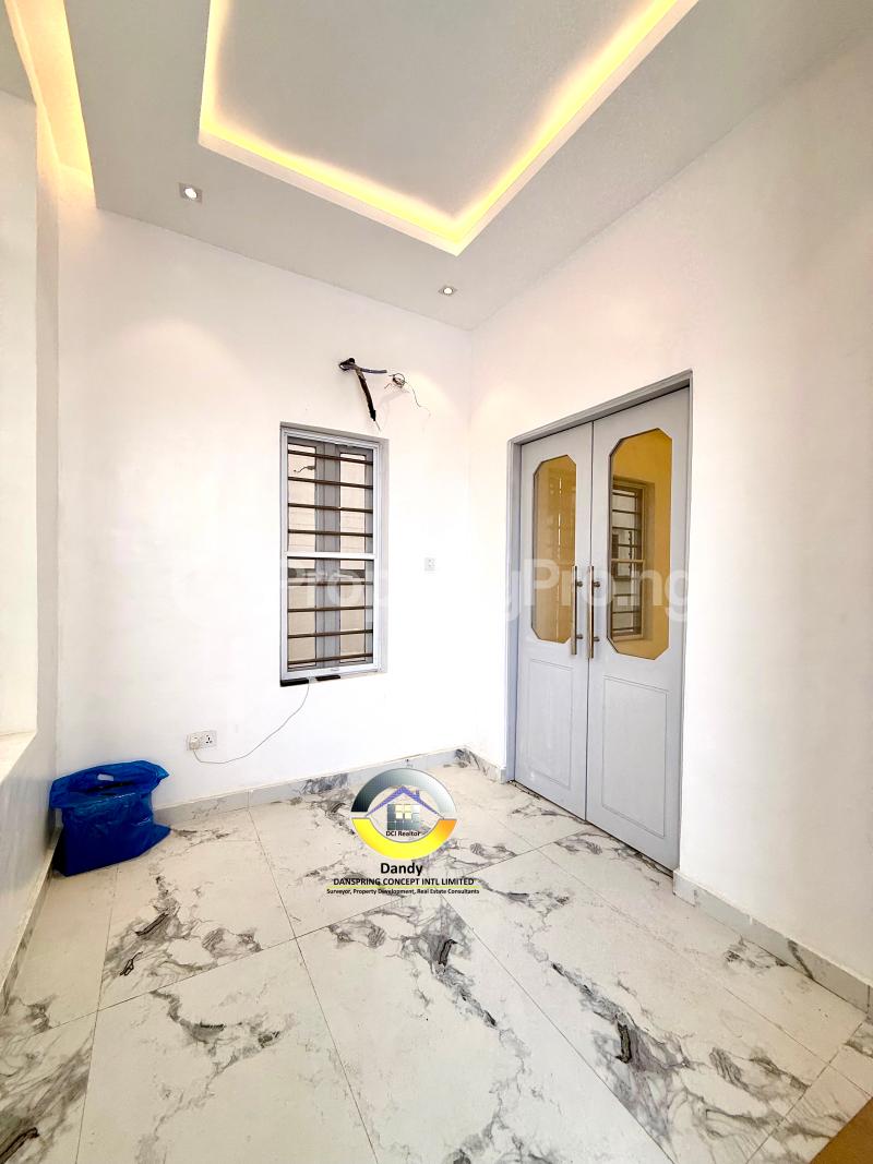 5 bedroom House for sale chevron Lekki Lagos