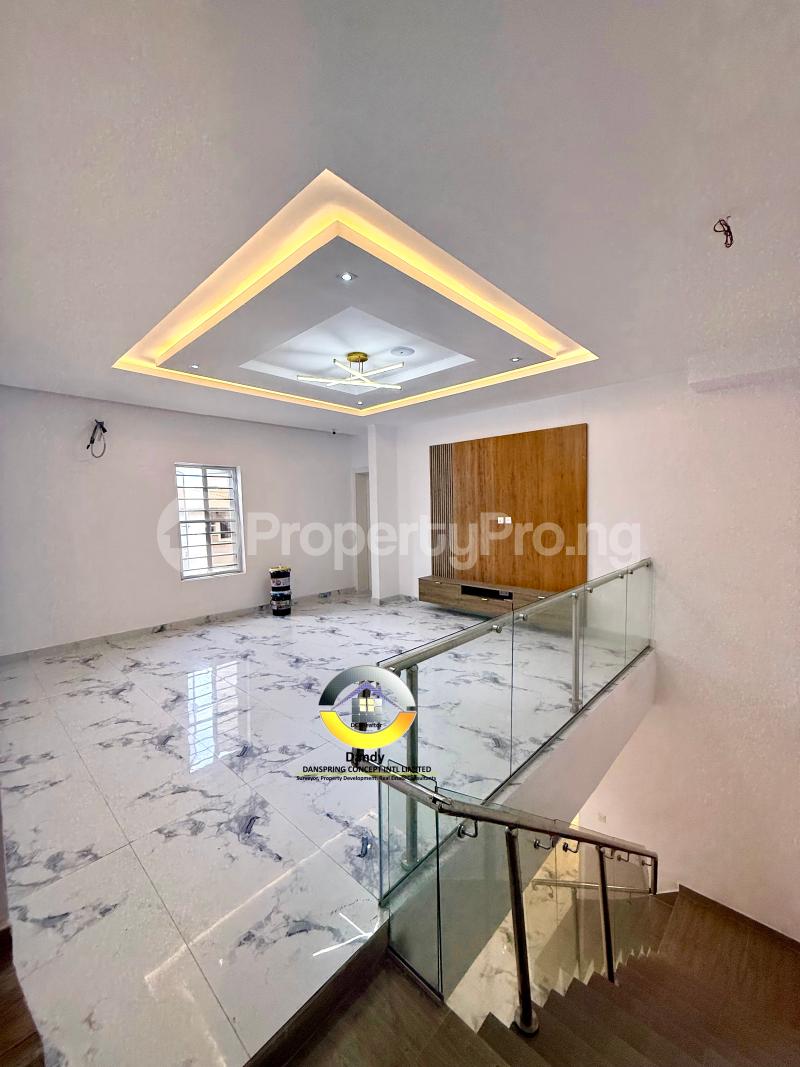 5 bedroom House for sale chevron Lekki Lagos