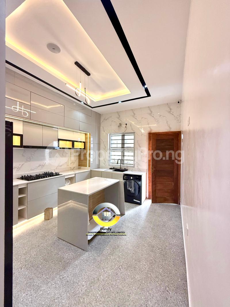 5 bedroom House for sale chevron Lekki Lagos